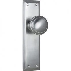 TRADCO MILTON DOOR KNOB ON PLATE