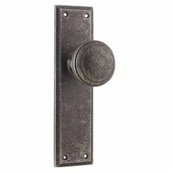 TRADCO MILTON DOOR KNOB ON PLATE