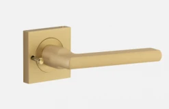 IVER DOOR LEVER BALTIMORE SQUARE ROSE BACKPLATE Door Handles & Levers 37 IVER DOOR LEVER BALTIMORE SQUARE ROSE BACKPLATE Door Handles & Levers