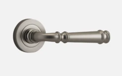 Door Handles & Levers IVER DOOR LEVER VERONA ROUND ROSE BACKPLATE 28 Door Handles & Levers IVER DOOR LEVER VERONA ROUND ROSE BACKPLATE